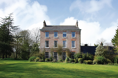 The Surprisingly Mysterious History of Sash Windows